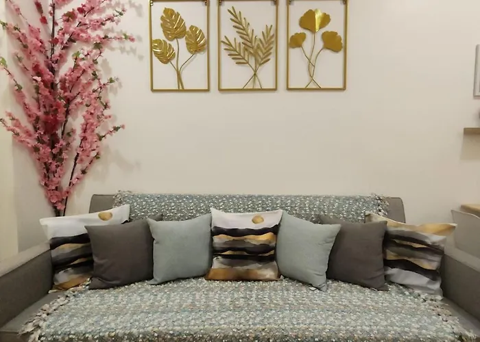 Japan Vibe Shaw Mrt Train Edsa 1br With Veranda Netflix Internet Prime Hbo Max Pool View *